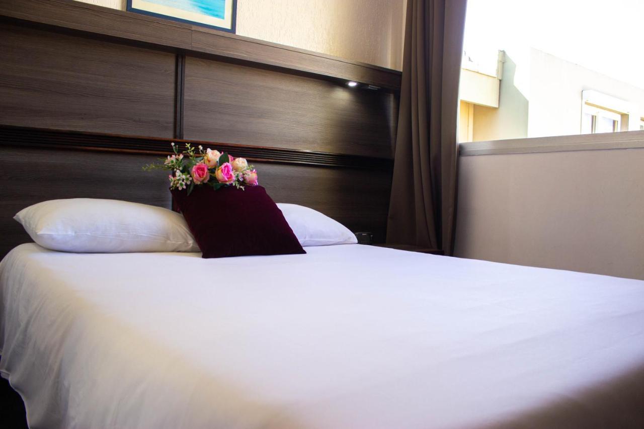 נומיאה Hotel Le Paris מראה חיצוני תמונה