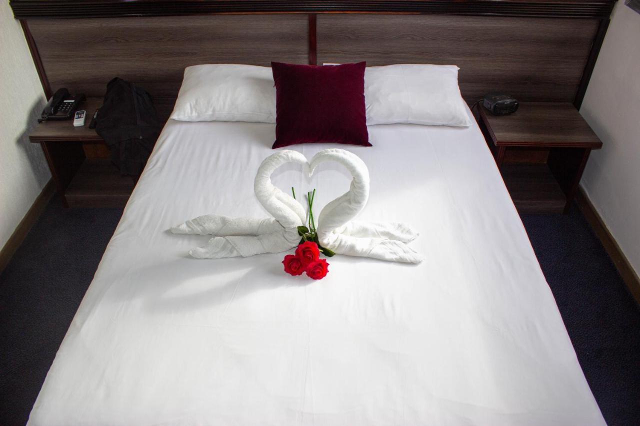 נומיאה Hotel Le Paris מראה חיצוני תמונה